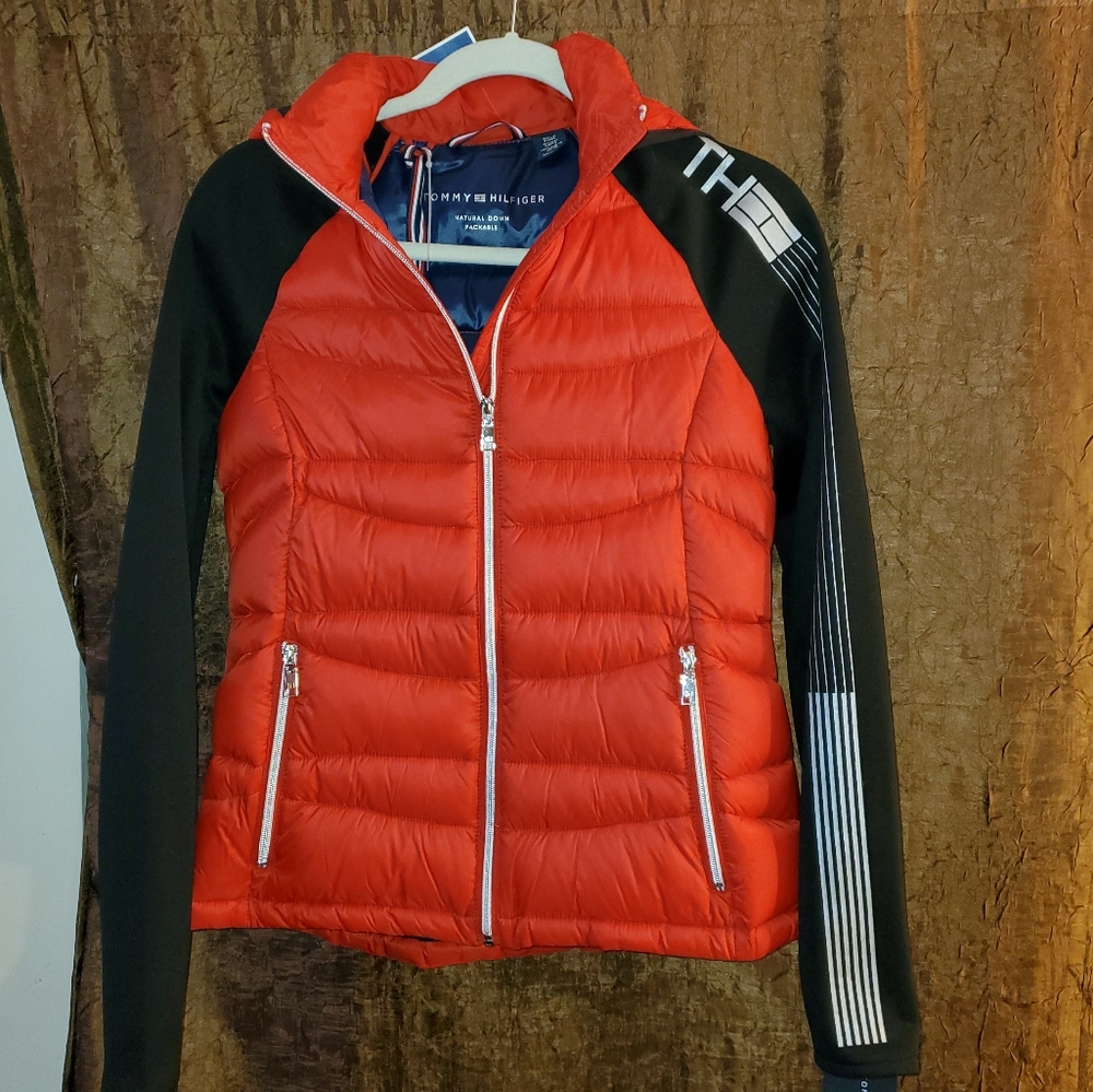 NWT TOMMY HILFIGER RED PACKABLE JACKET